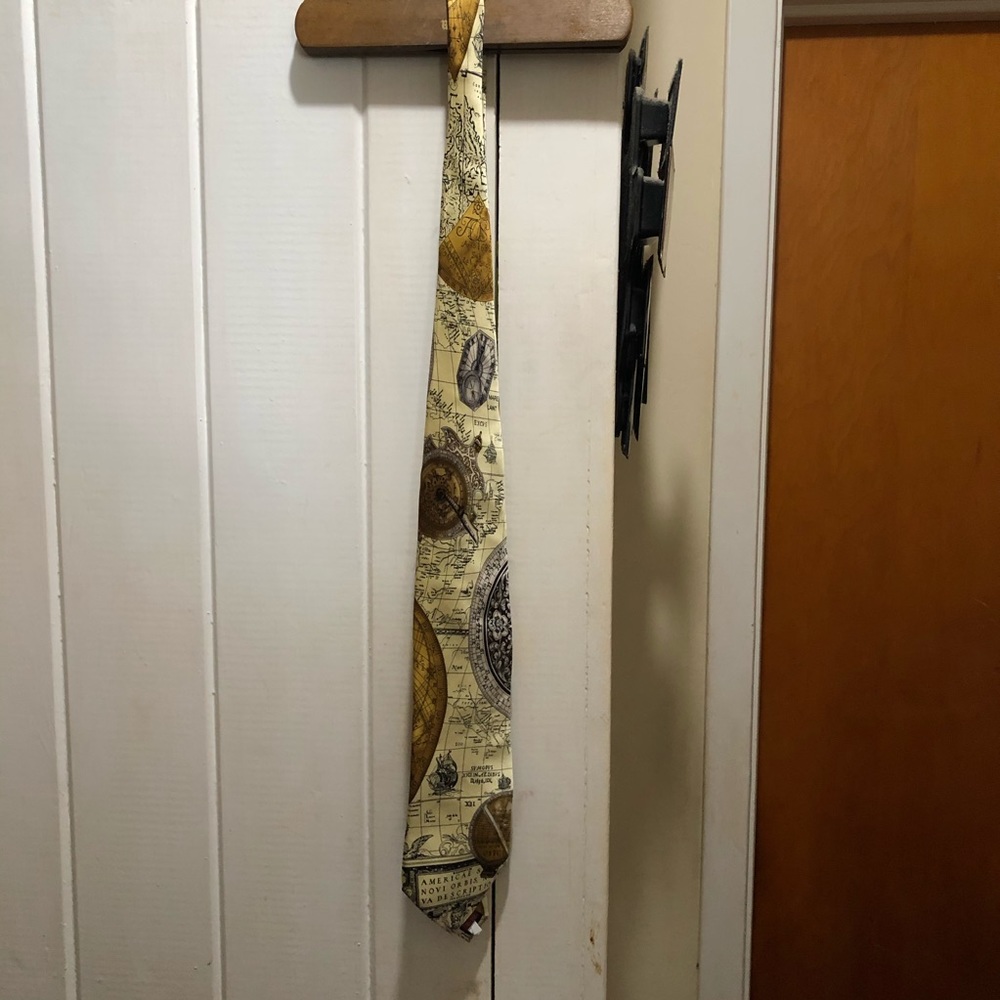 Men’s collectible tie 100% silk sun dials